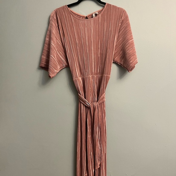 ASOS Pink Champagne Jumpsuit with Open Back - Picture 3 of 6